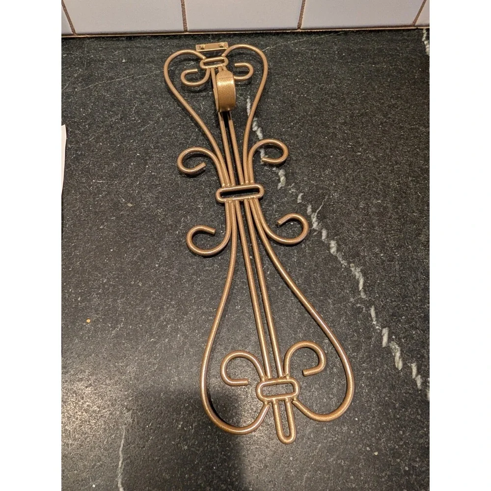 Village Lighting Elegant Wreath Hanger Gold Deluxe Door Saver Over The Door